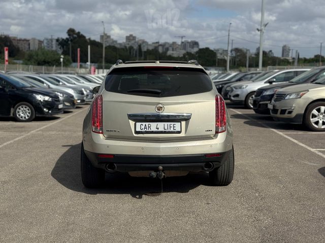 קאדילק SRX