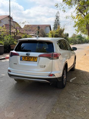 מודעת רכב טויוטה RAV4 2