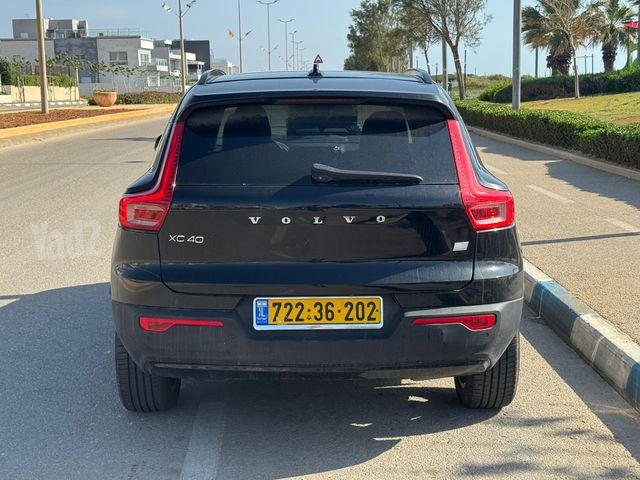 וולוו XC40