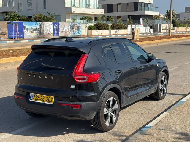 מודעת רכב וולוו XC40