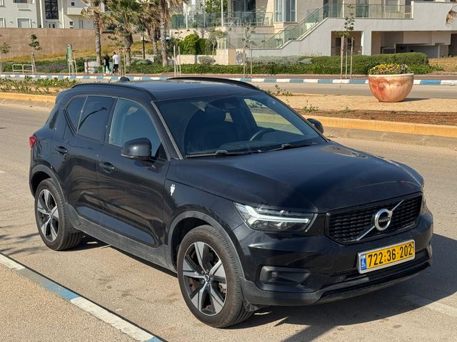 וולוו XC40