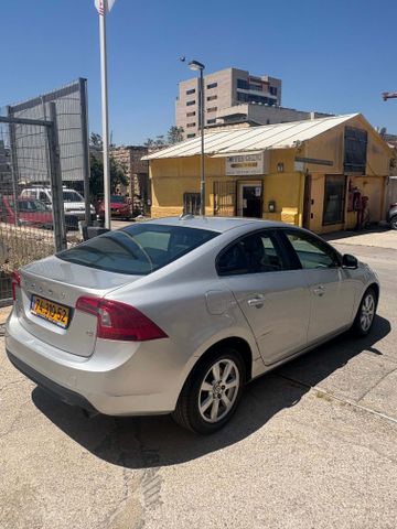 וולוו S60