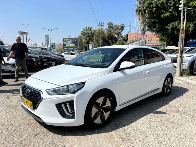 יונדאי איוניק