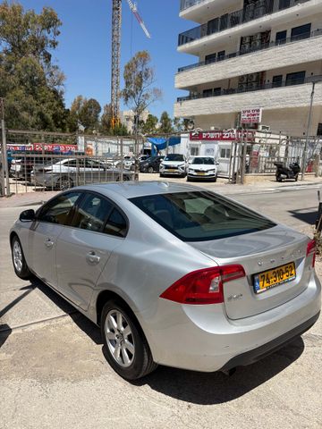 וולוו S60