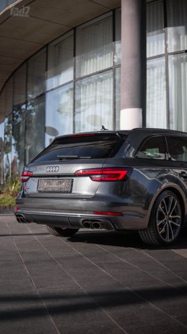 אאודי S4