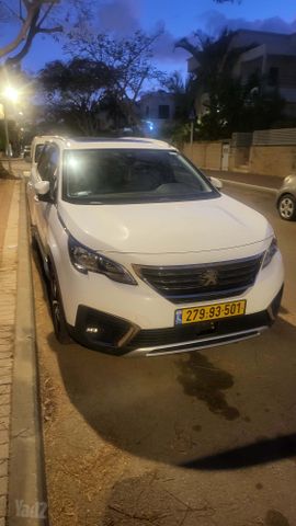 פיג'ו 5008