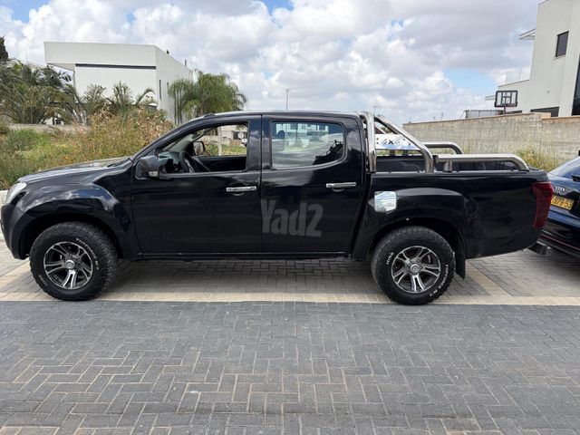 איסוזו די-מקס