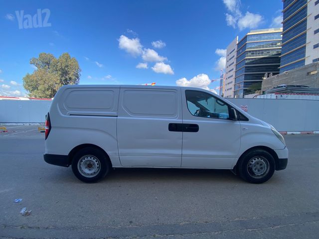 יונדאי H-1 / i800
