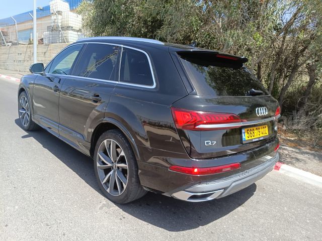אאודי Q7