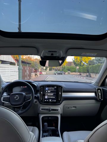וולוו XC40