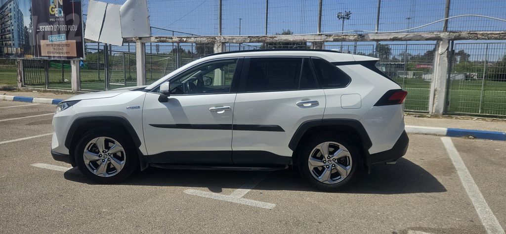 טויוטה RAV4