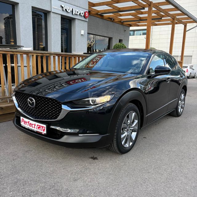 מודעת רכב מאזדה CX-30