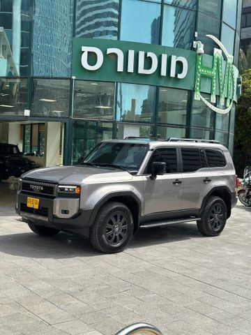 טויוטה לנד קרוזר