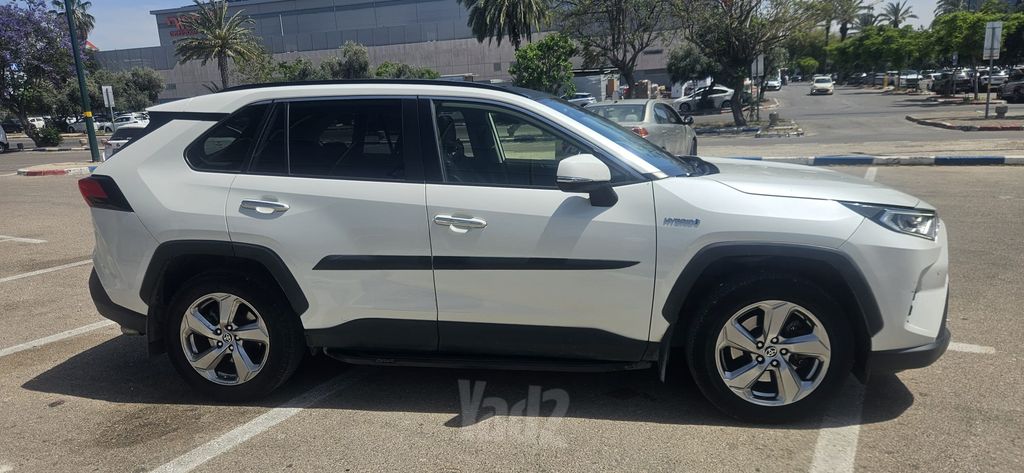 טויוטה RAV4
