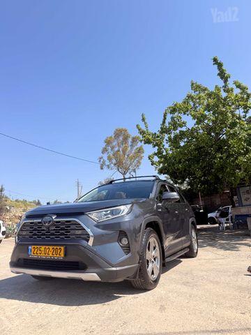 טויוטה RAV4