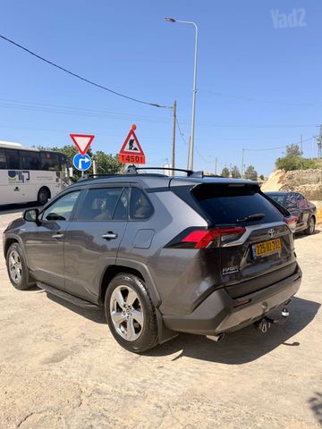 טויוטה RAV4