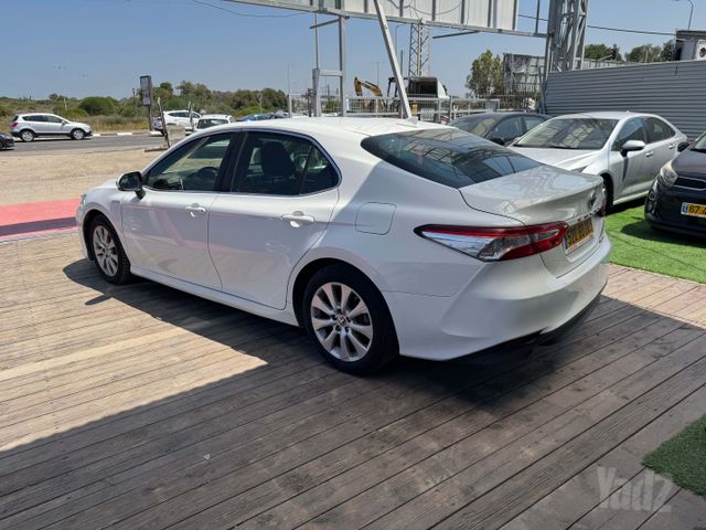 טויוטה קאמרי