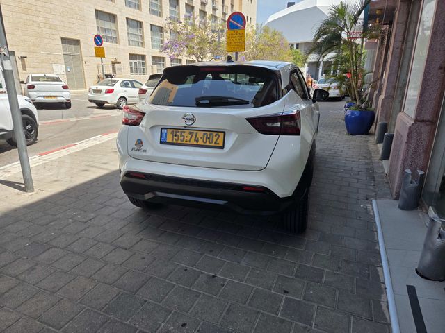 ניסאן ג'וק