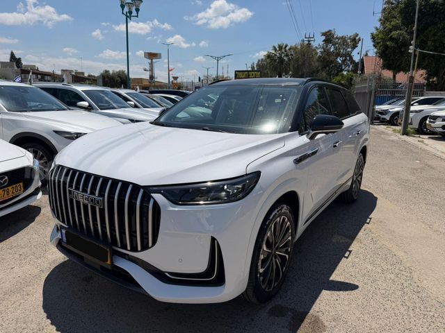 ג'אקו J8