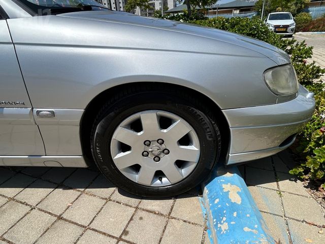 אופל אומגה