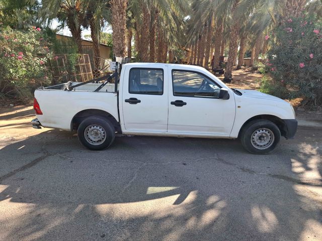 מודעת רכב איסוזו די-מקס