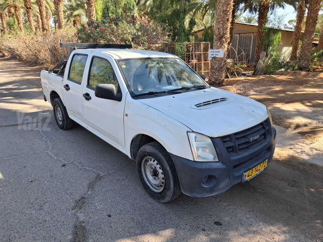 איסוזו די-מקס