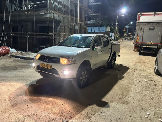 מיצובישי טרייטון / L200