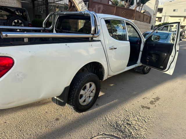 מיצובישי טרייטון / L200