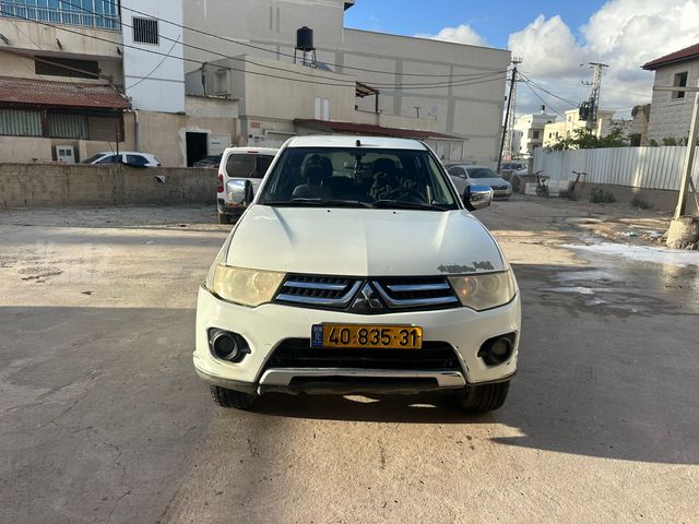מיצובישי טרייטון / L200