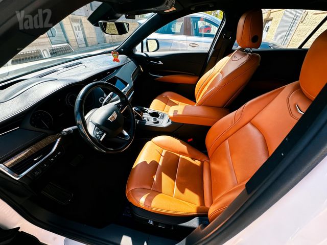 קאדילק XT4