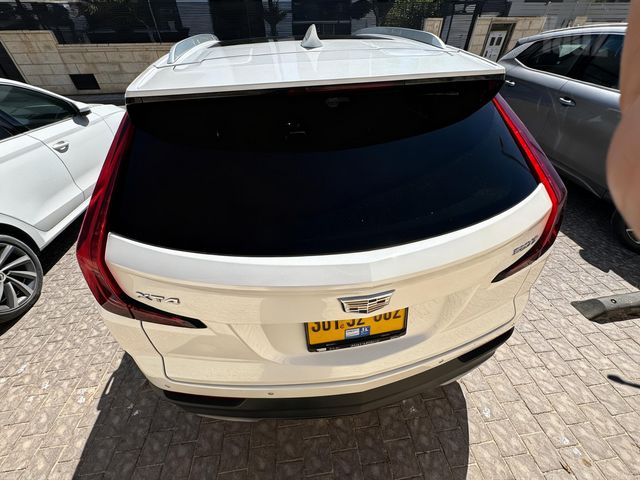קאדילק XT4