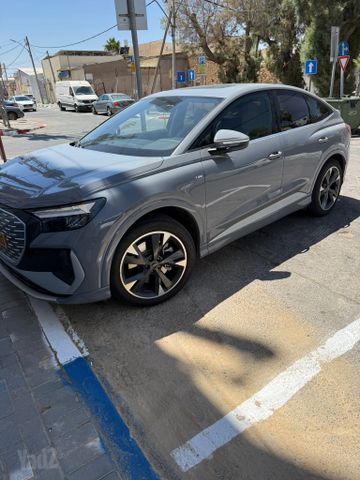 מודעת רכב אאודי Q4 e-tron