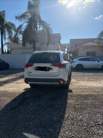 מיצובישי אאוטלנדר