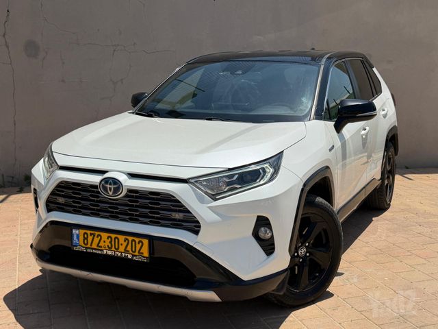 טויוטה RAV4