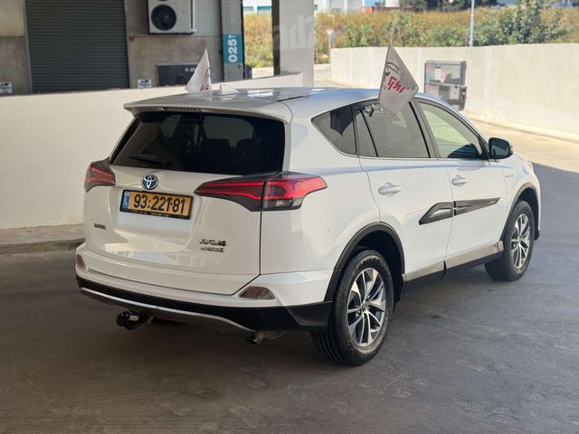 טויוטה RAV4