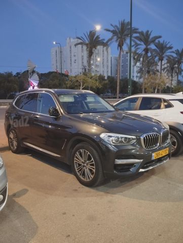 ב מ וו X3
