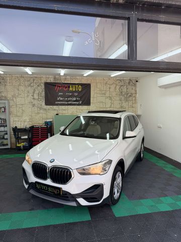 ב מ וו X1