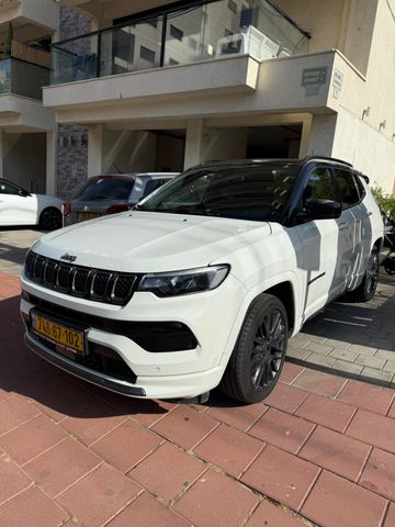 מודעת רכב ג'יפ קומפאס