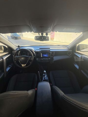 טויוטה RAV4