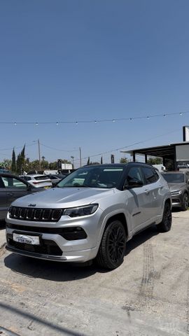 מודעת רכב ג'יפ קומפאס