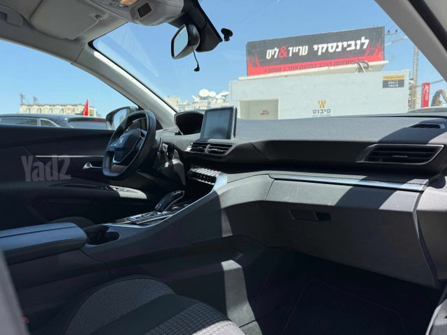 פיג'ו 3008