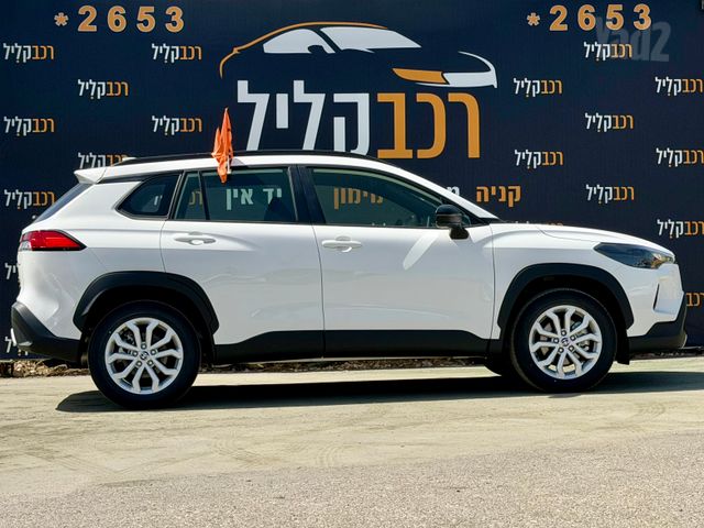 טויוטה קורולה קרוס