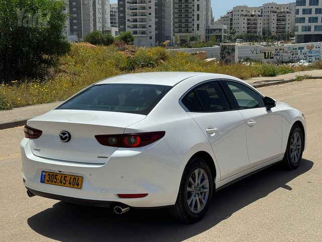מאזדה 3