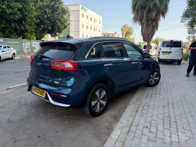 קיה נירו