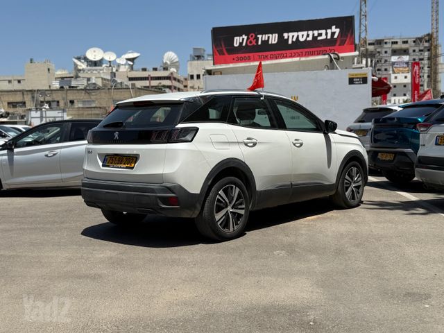 פיג'ו 3008