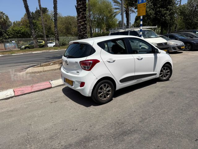 יונדאי i10