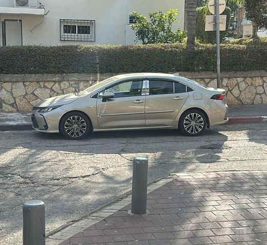 מודעת רכב טויוטה קורולה