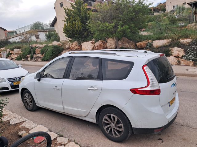 רנו סניק