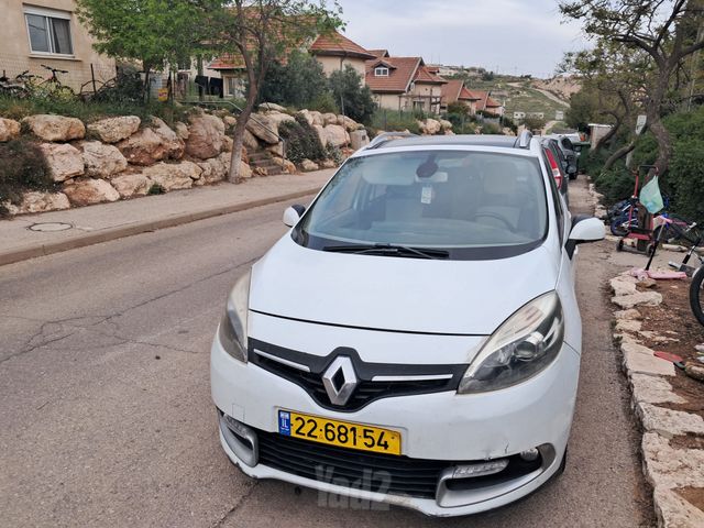רנו סניק