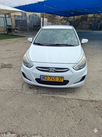יונדאי אקסנט i25